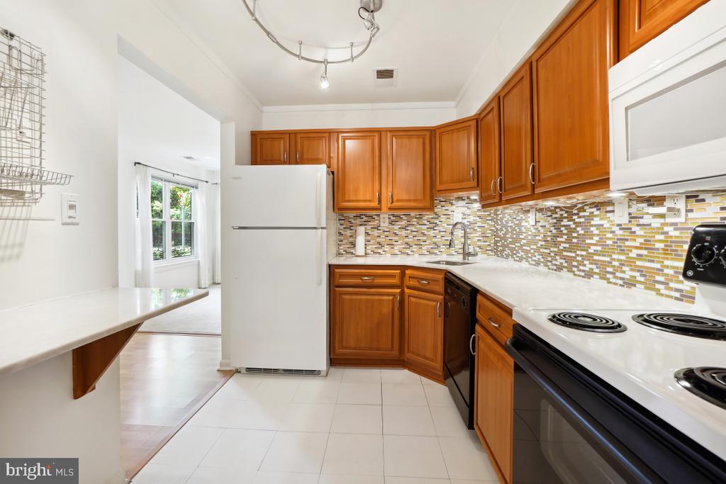 13400 SHADY KNOLL DRIVE Unit: 101