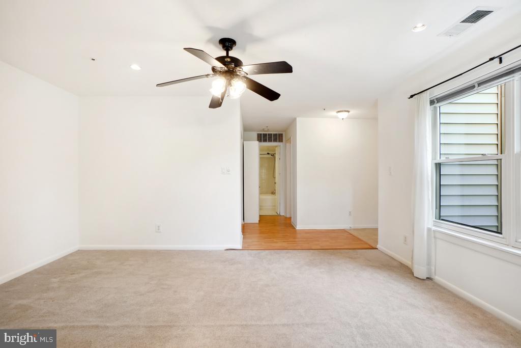 13400 SHADY KNOLL DRIVE Unit: 101