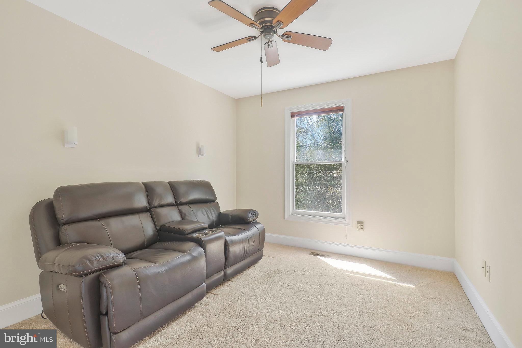 11006 Petersborough Dr