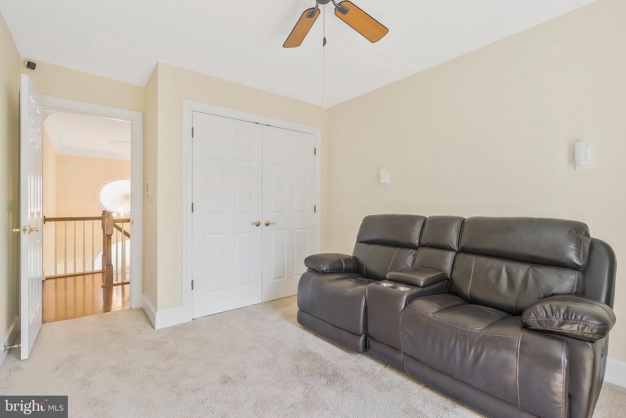 11006 Petersborough Dr