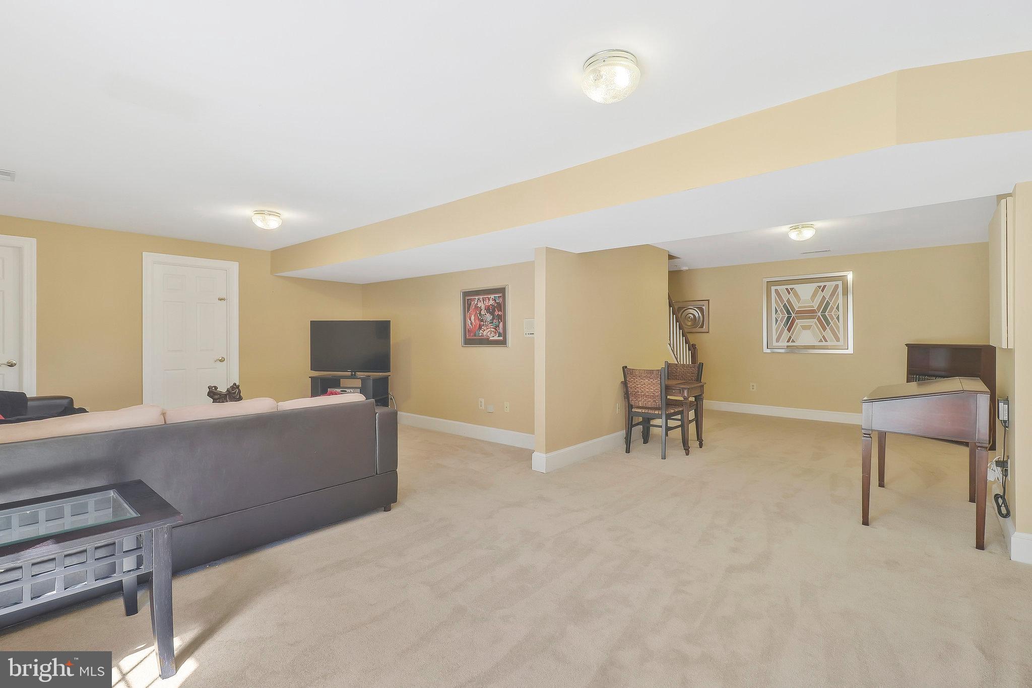 11006 Petersborough Dr