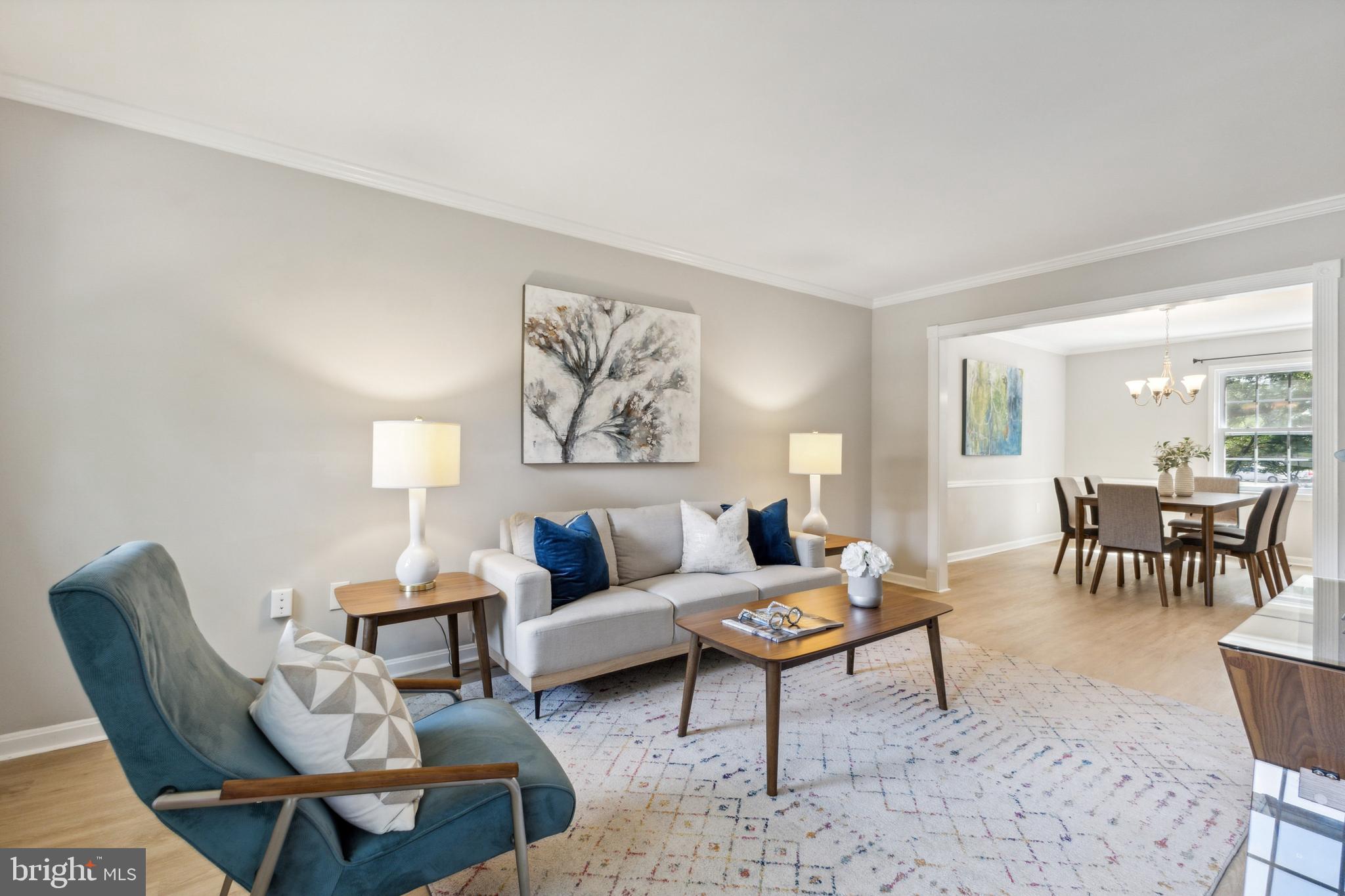 33 Landsend Dr