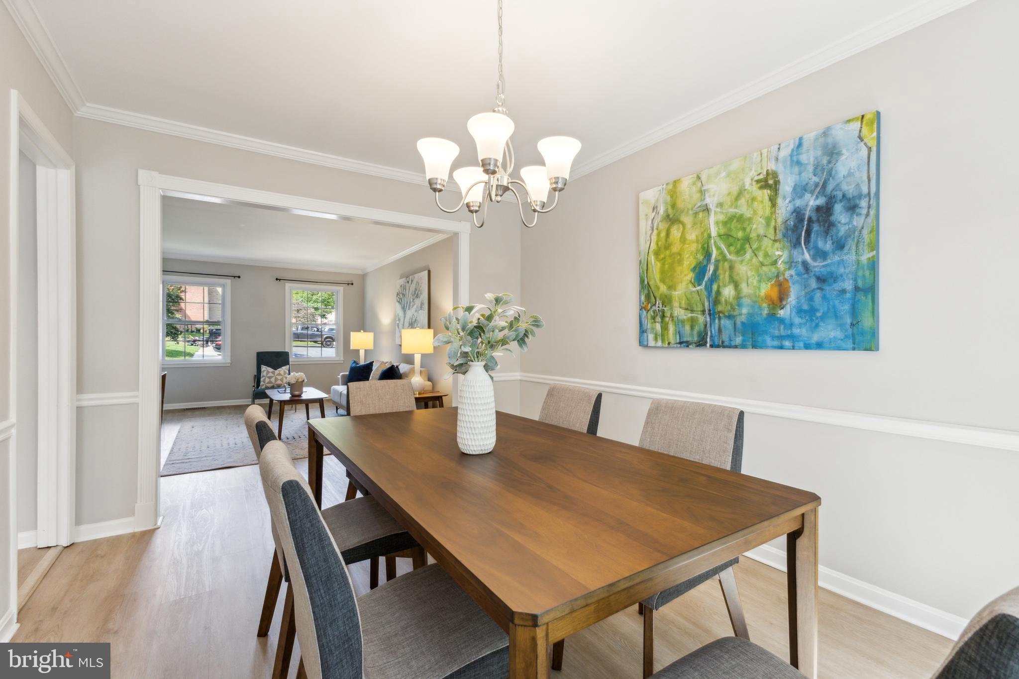 33 Landsend Dr