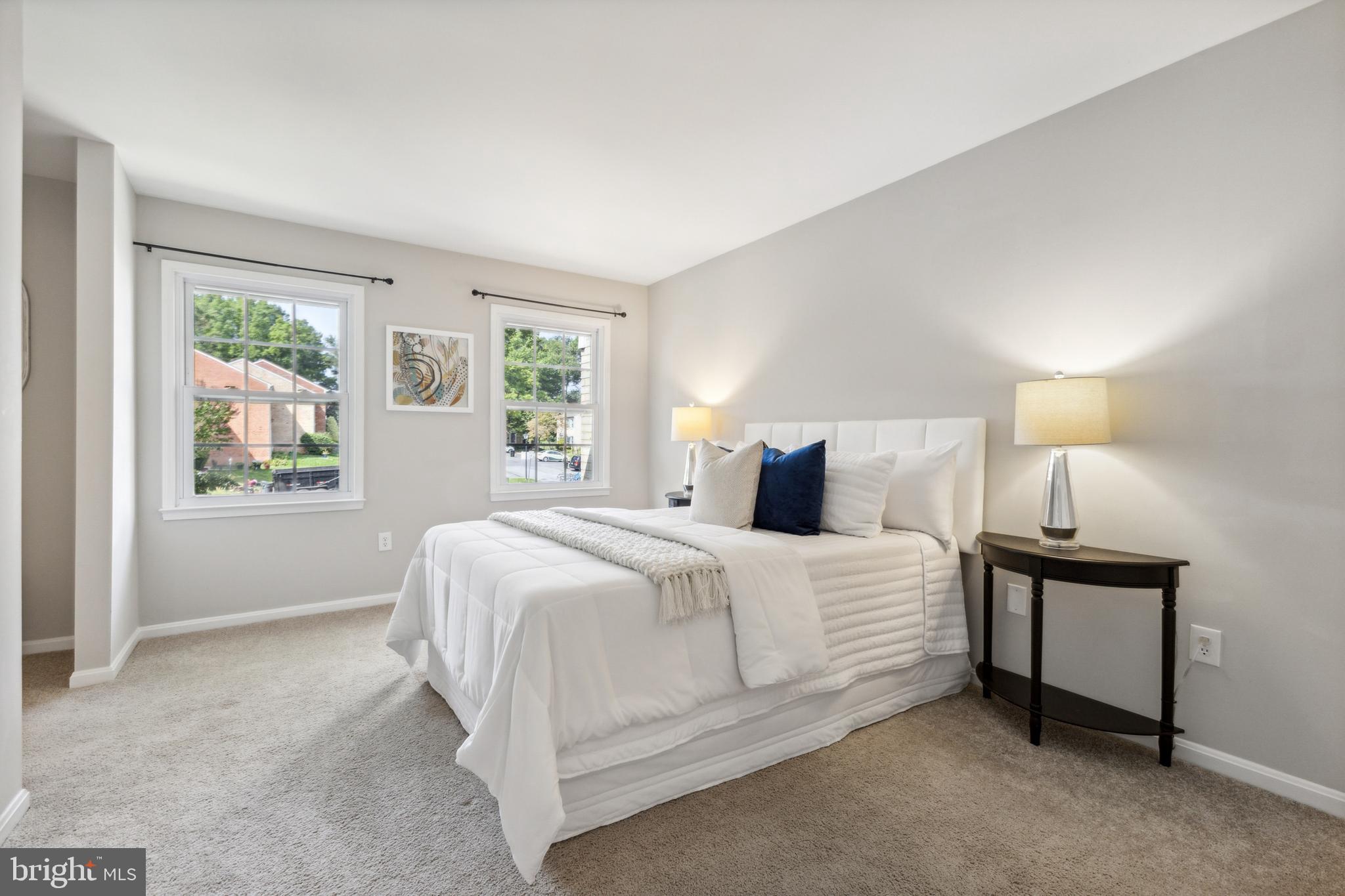 33 Landsend Dr