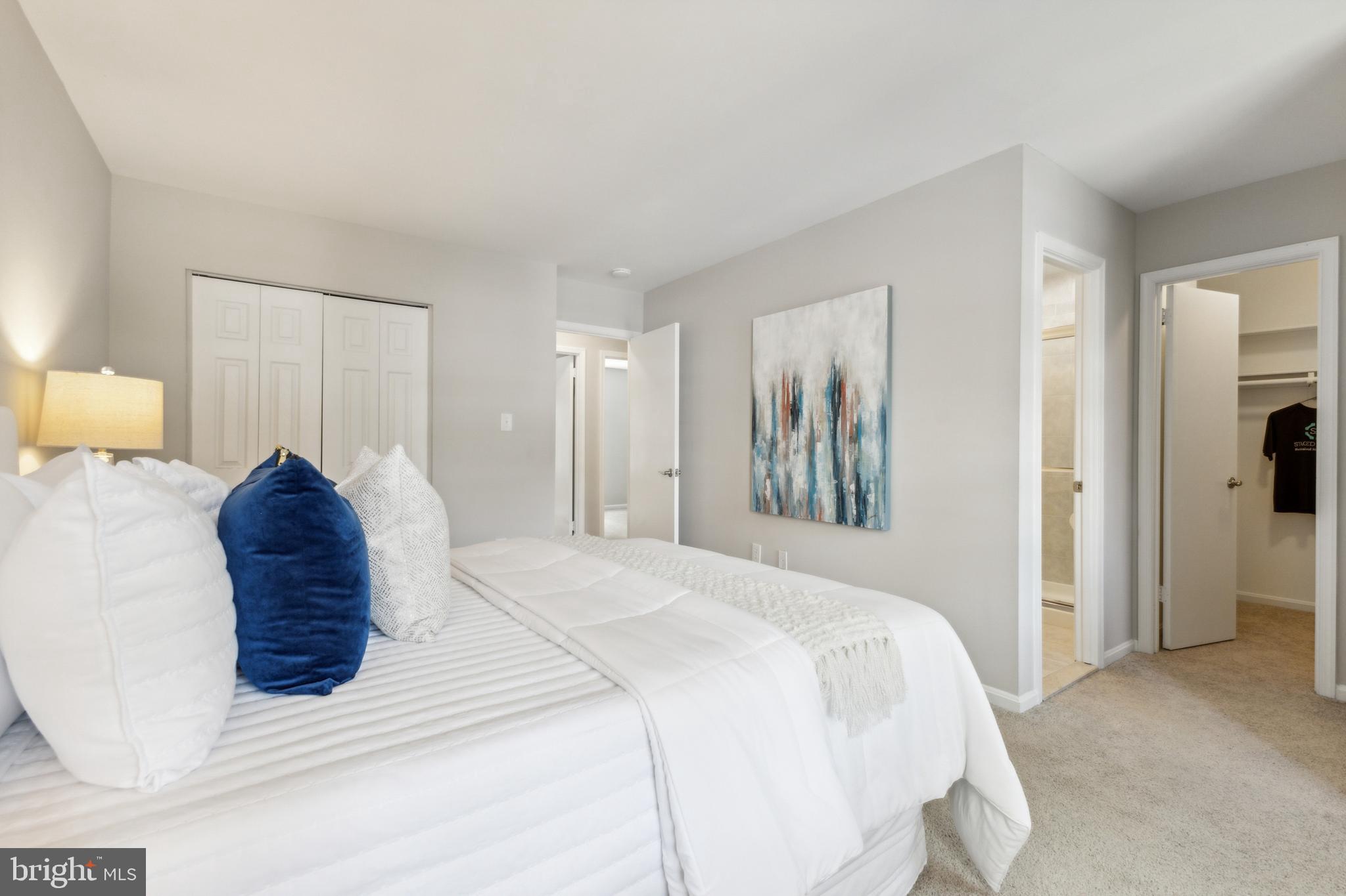 33 Landsend Dr