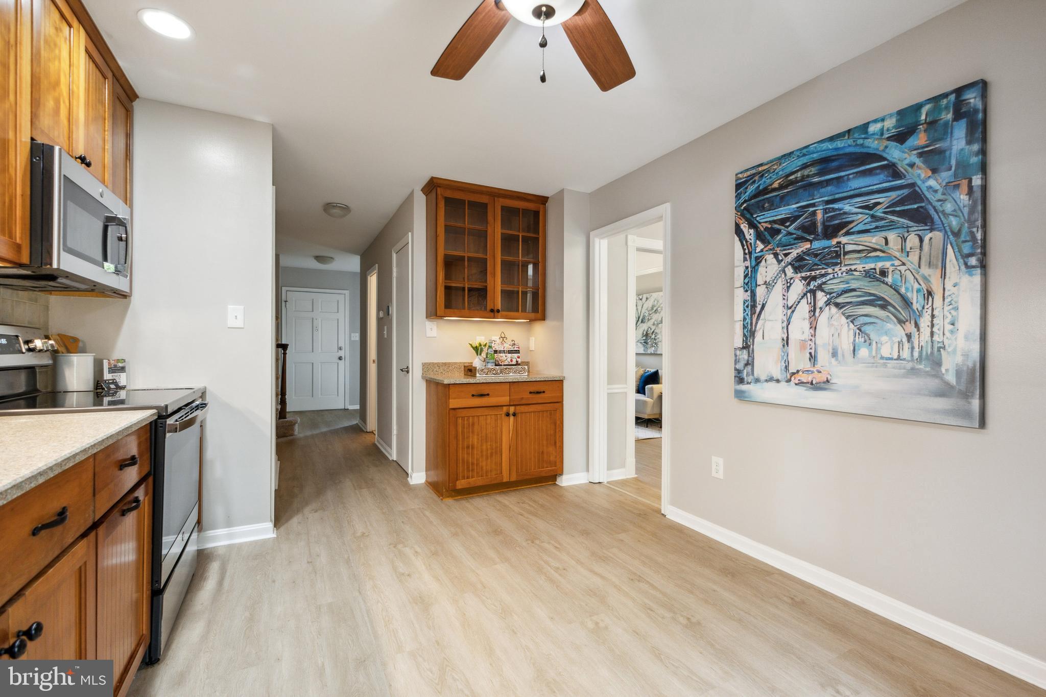 33 Landsend Dr