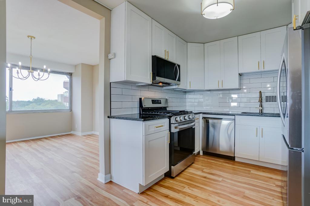 4515 WILLARD AVENUE Unit: 909S