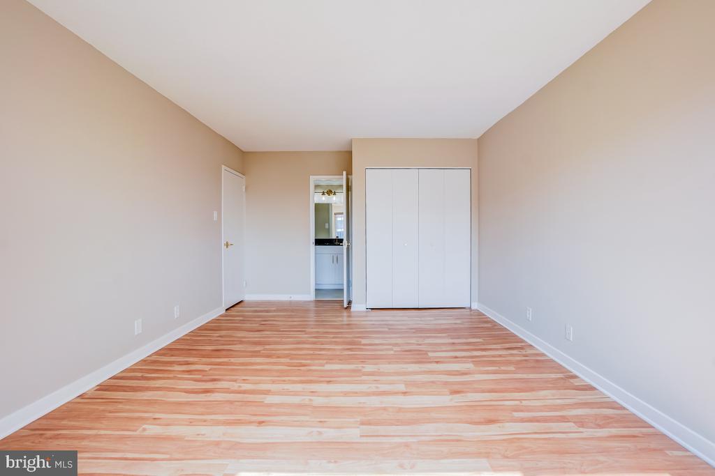 4515 WILLARD AVENUE Unit: 909S