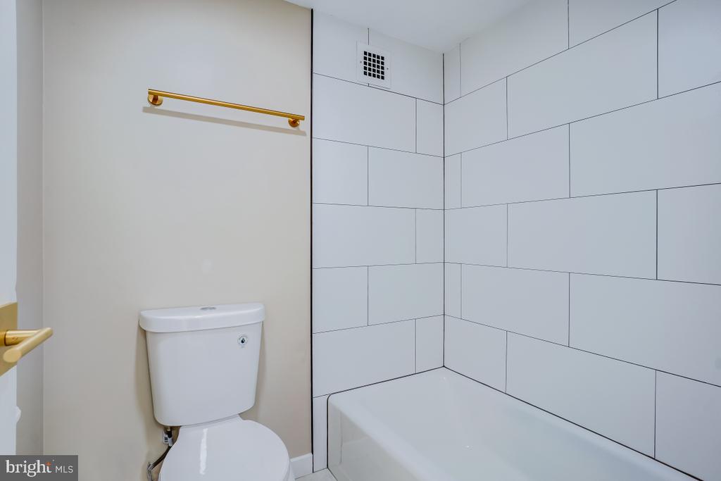 4515 WILLARD AVENUE Unit: 909S