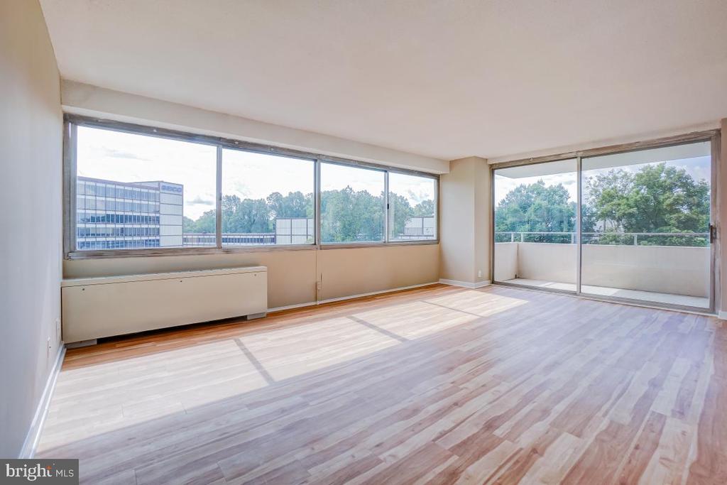 4515 WILLARD AVENUE Unit: 909S