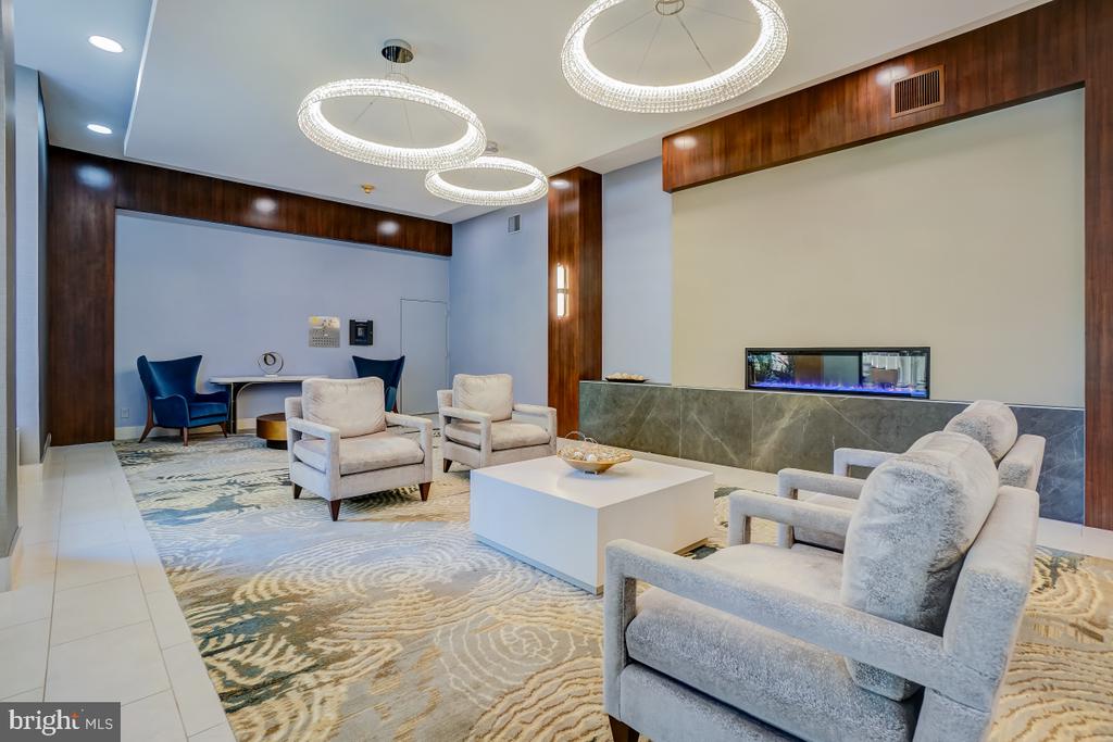 4515 WILLARD AVENUE Unit: 909S