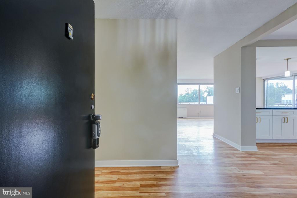 4515 WILLARD AVENUE Unit: 909S