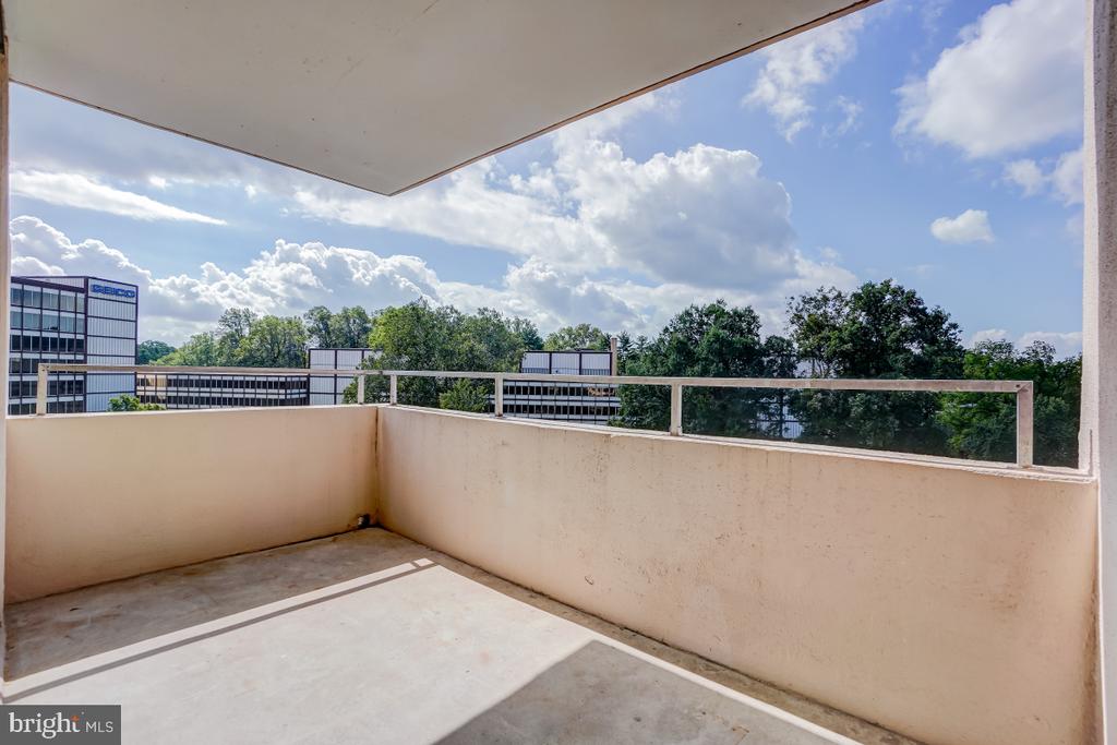 4515 WILLARD AVENUE Unit: 909S