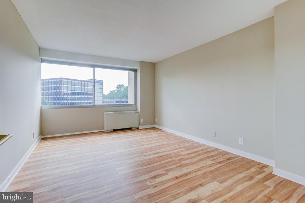 4515 WILLARD AVENUE Unit: 909S
