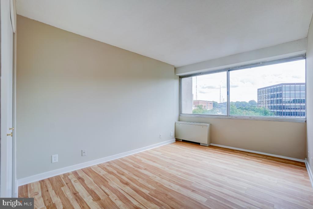 4515 WILLARD AVENUE Unit: 909S