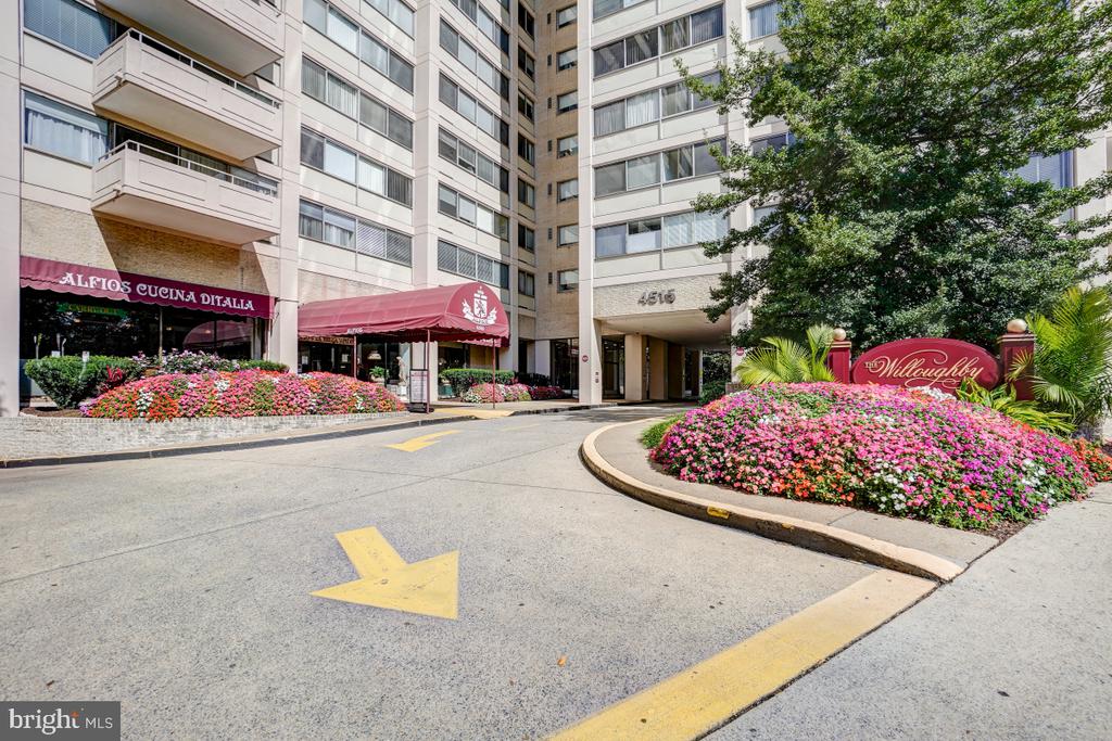 4515 WILLARD AVENUE Unit: 909S