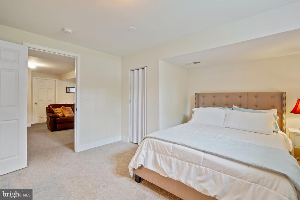 401 ROYALTON ROAD