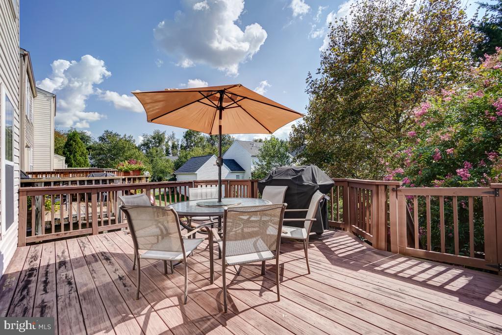 4665 WESTON PLACE