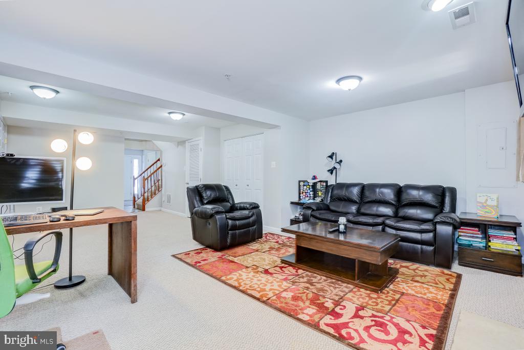 4665 WESTON PLACE