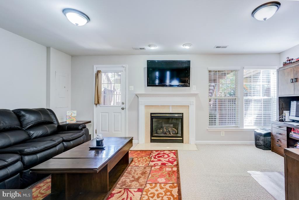 4665 WESTON PLACE