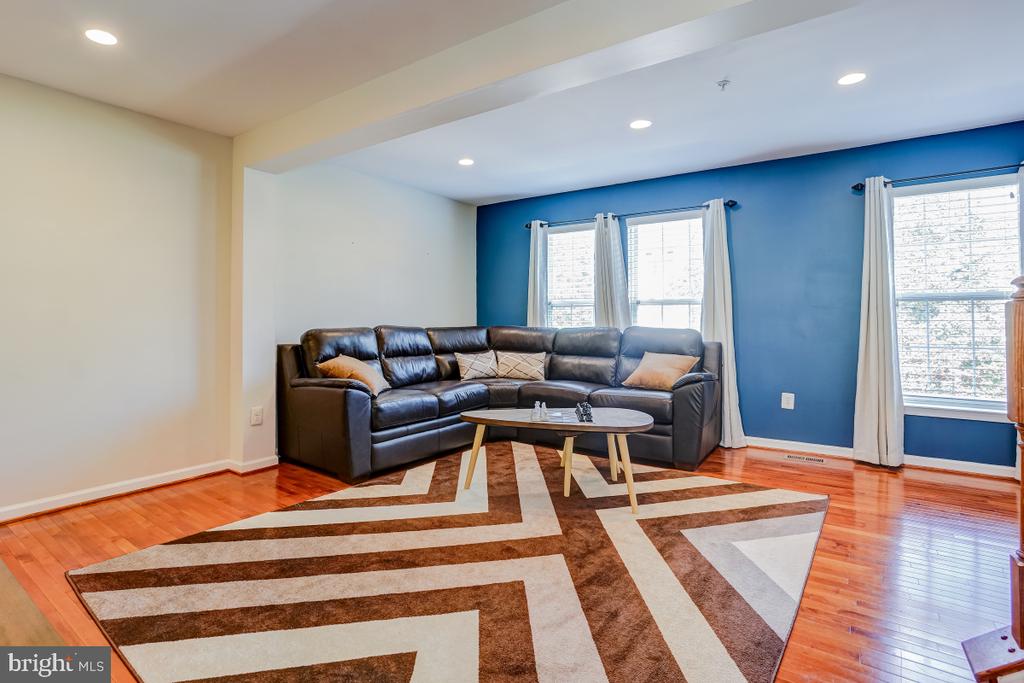 4665 WESTON PLACE