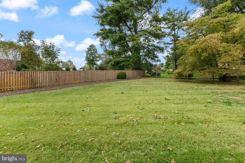 4665 Cherry Valley Dr