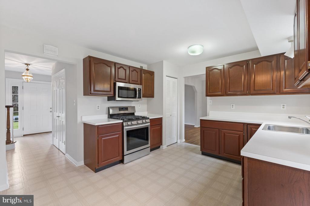 4665 Cherry Valley Dr