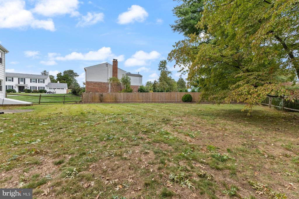 4665 Cherry Valley Dr