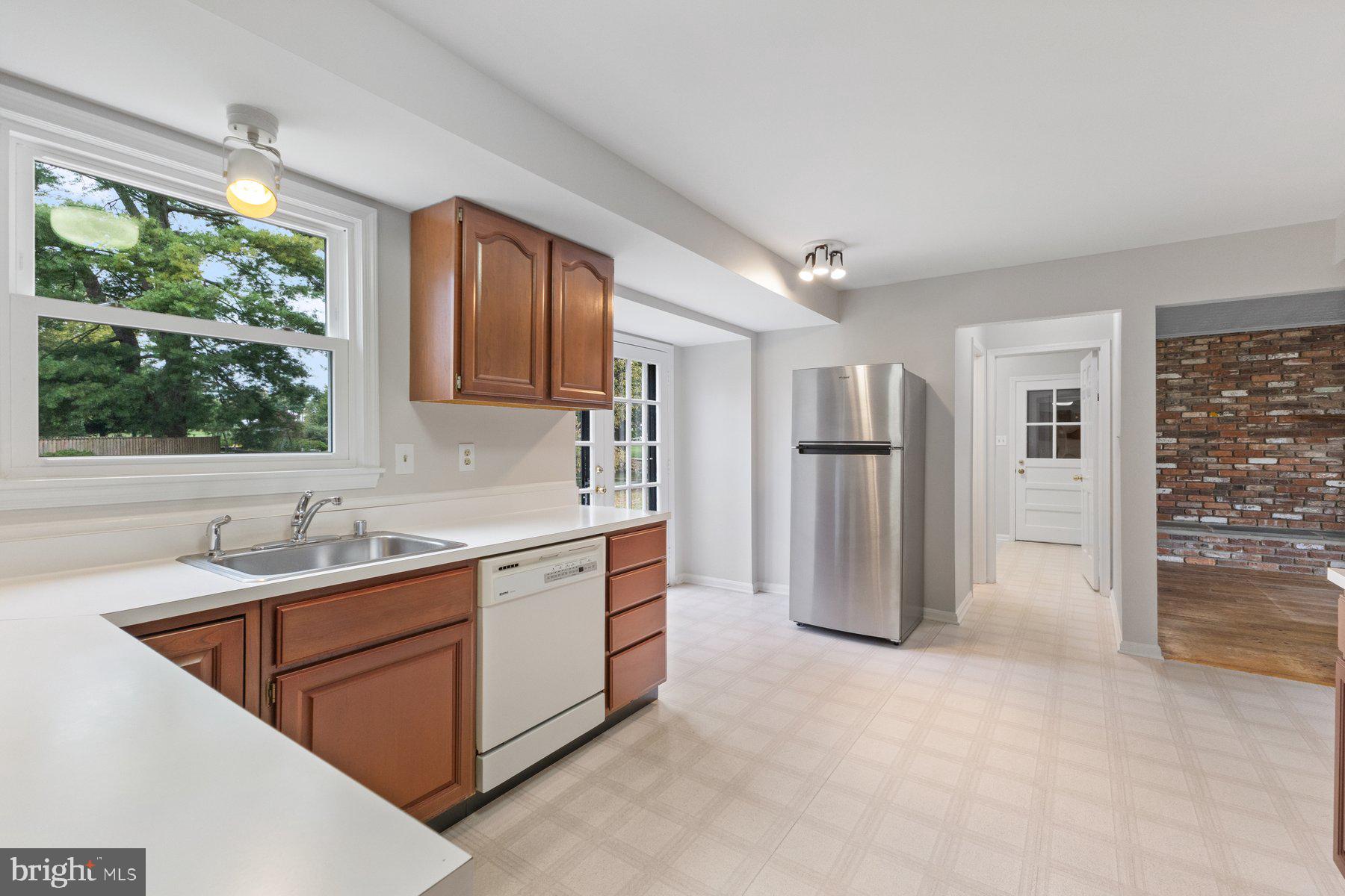 4665 Cherry Valley Dr