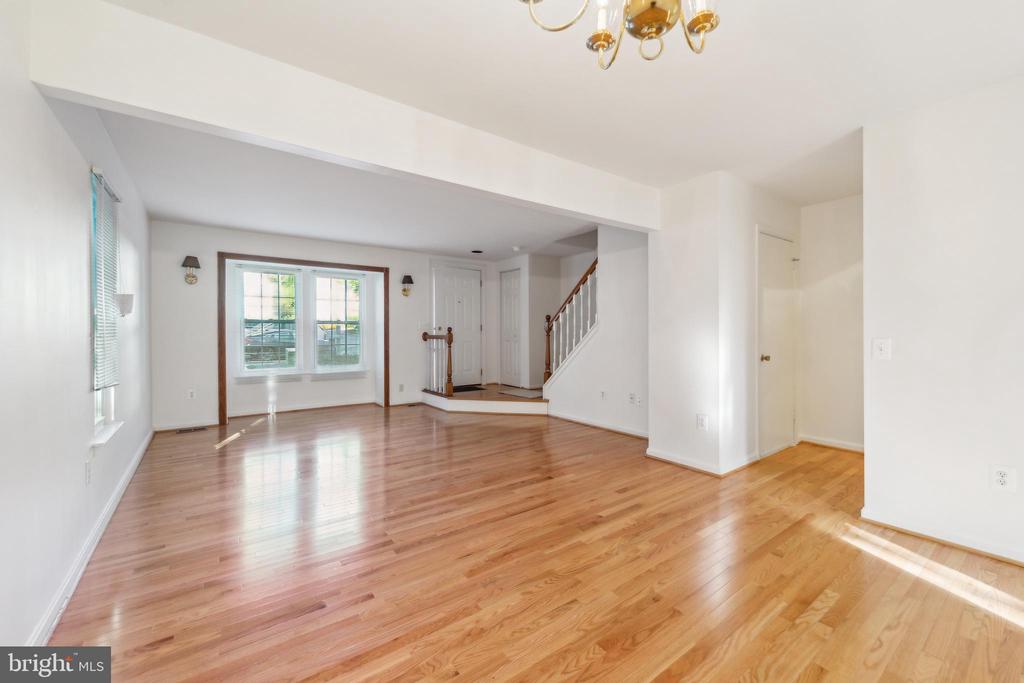 17 LONG GREEN COURT