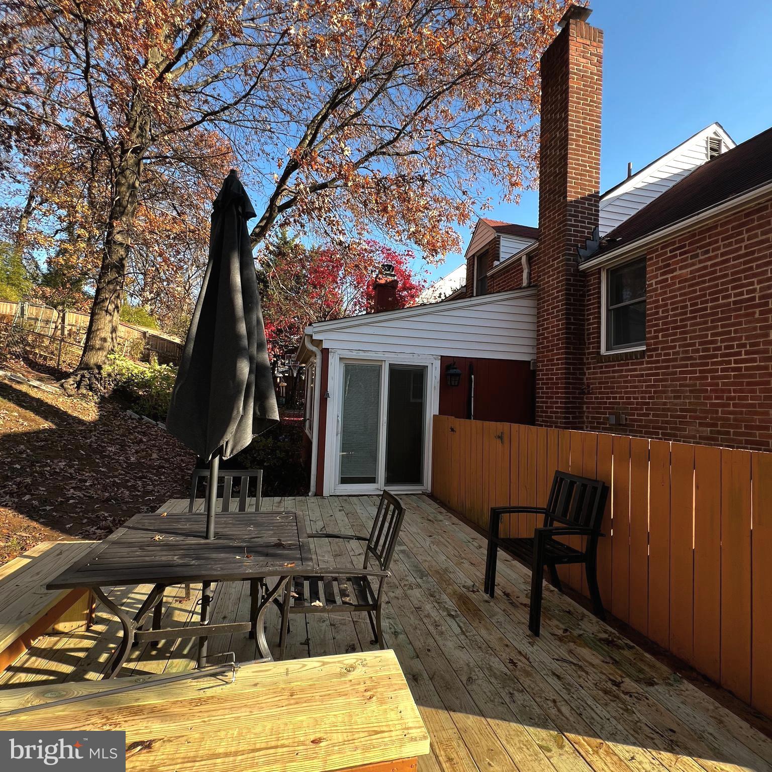 1005 DENNIS AVE