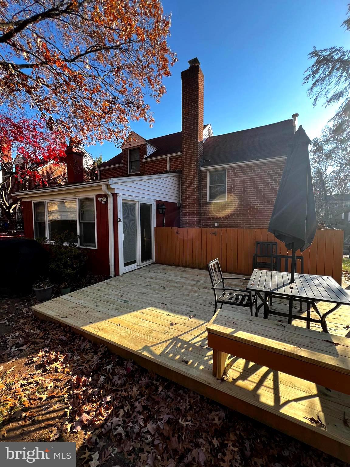 1005 DENNIS AVE