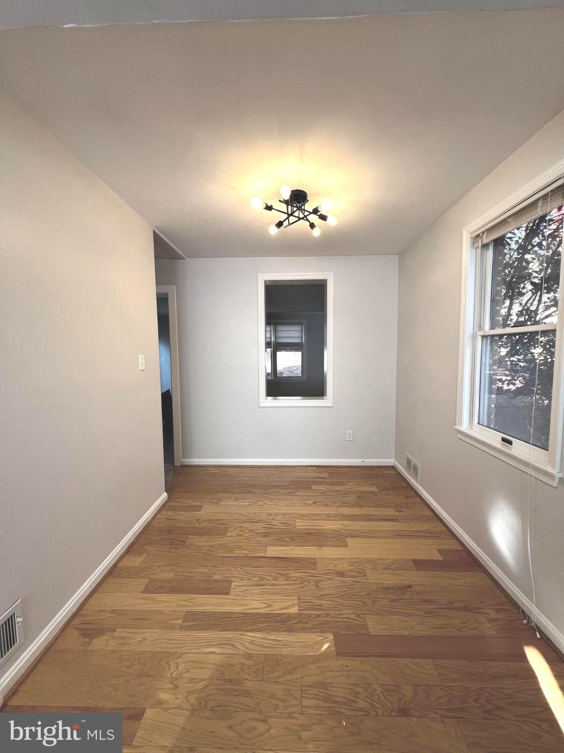 1005 DENNIS AVE