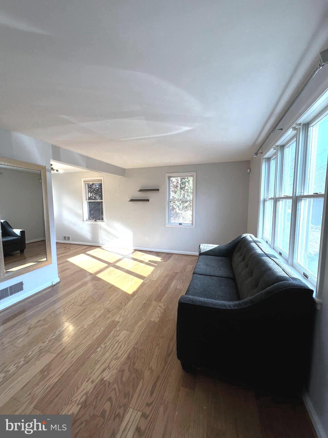 1005 DENNIS AVE