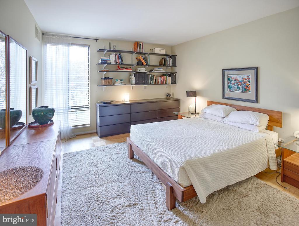 9900 Georgia Ave #27-106