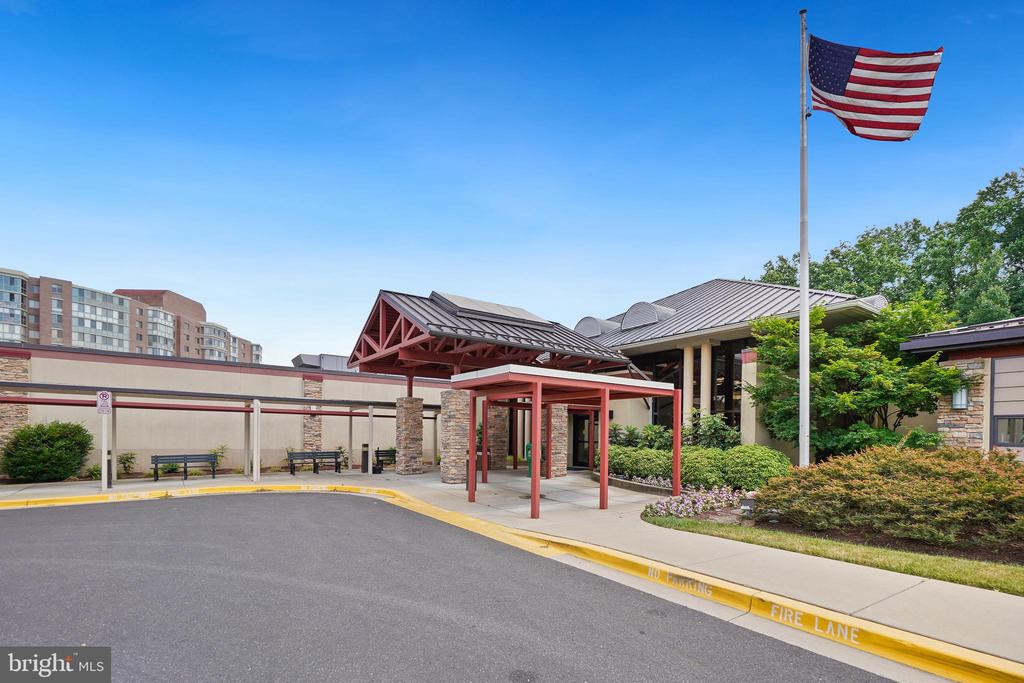 3400 CHISWICK COURT Unit: 48-1B