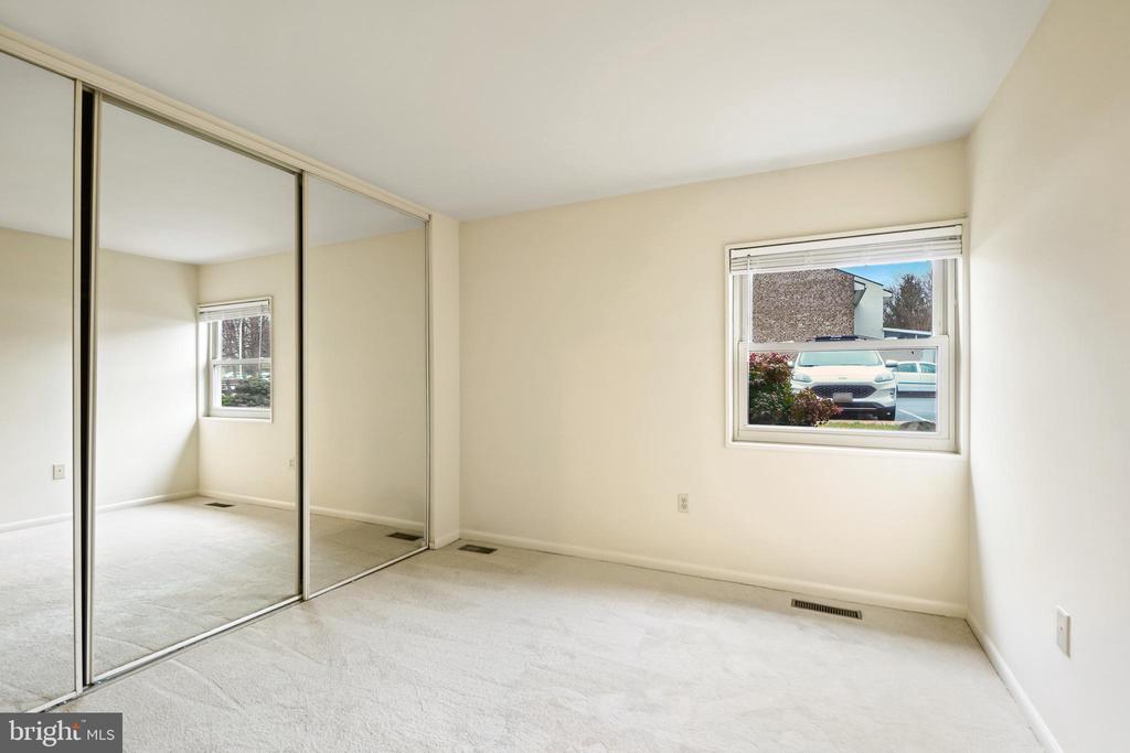 3400 CHISWICK COURT Unit: 48-1B