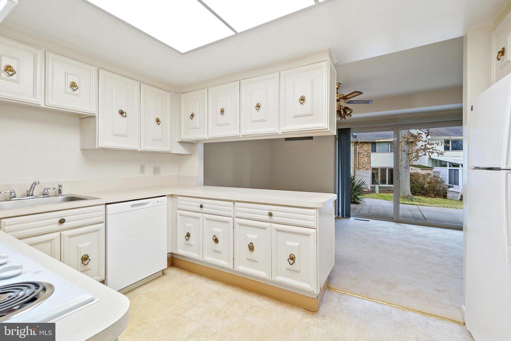 3400 CHISWICK COURT Unit: 48-1B