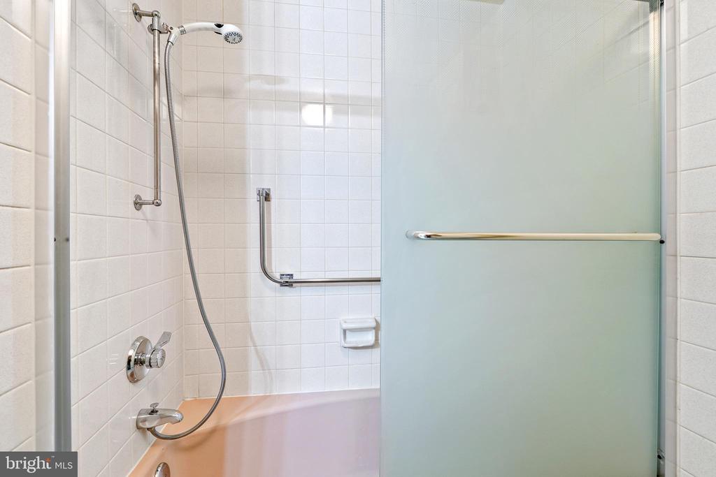 3400 CHISWICK COURT Unit: 48-1B