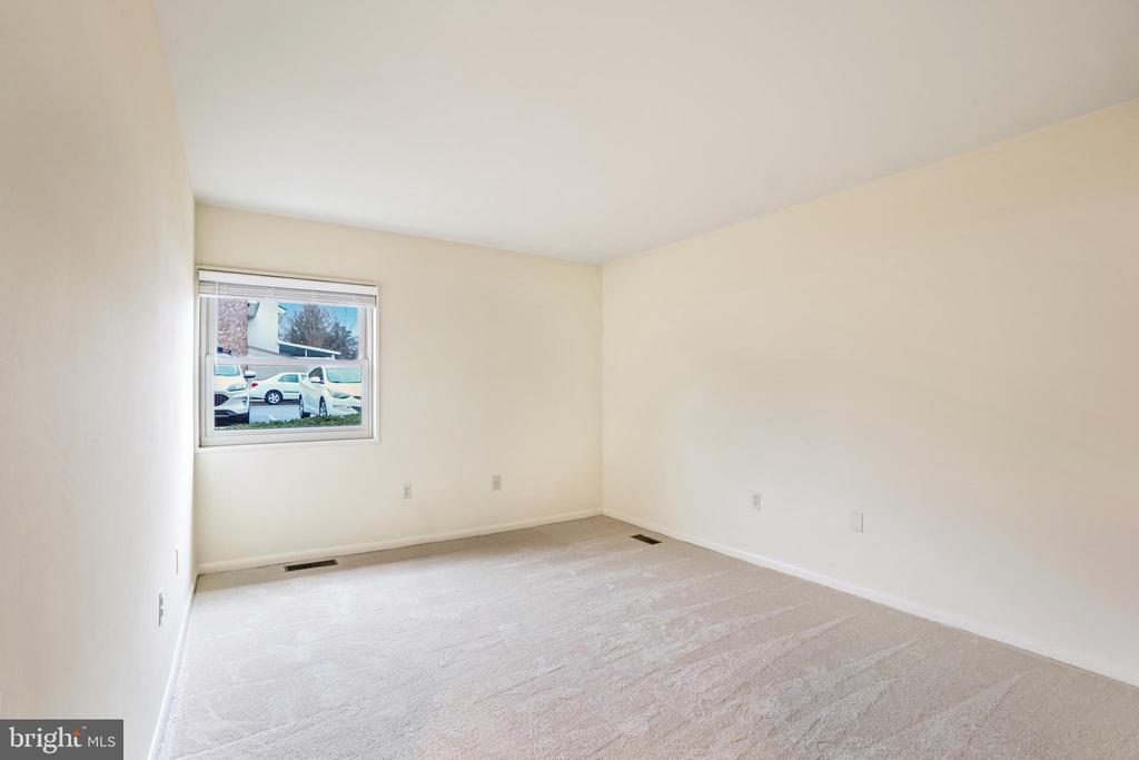 3400 CHISWICK COURT Unit: 48-1B