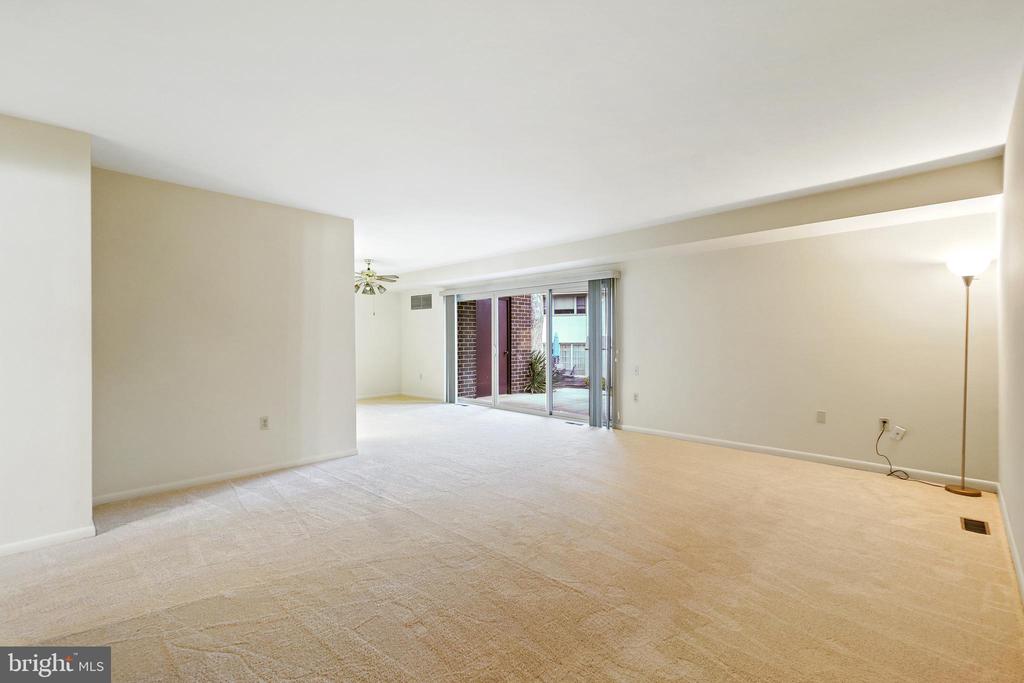 3400 CHISWICK COURT Unit: 48-1B