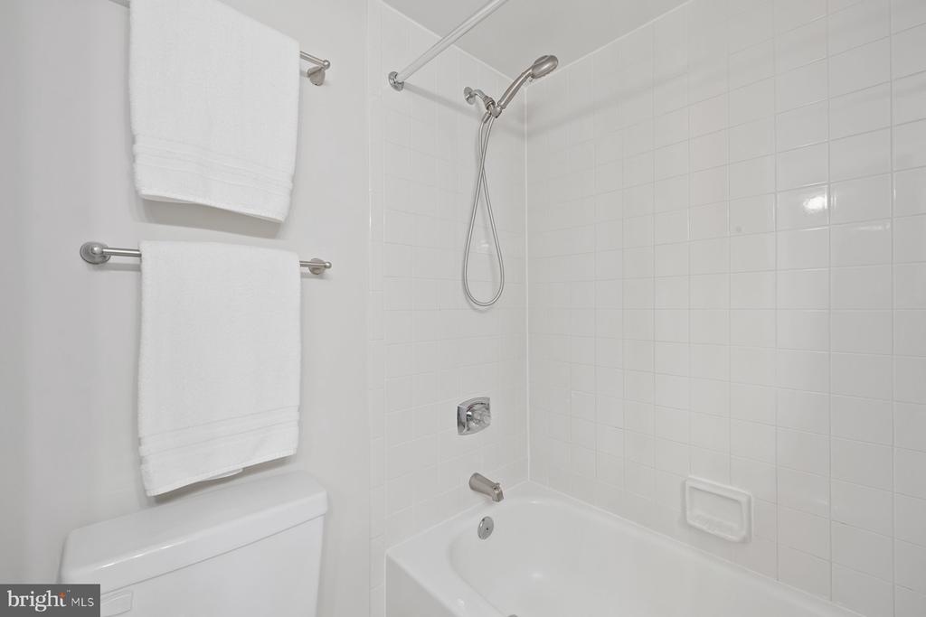 10101 Grosvenor Pl #1513