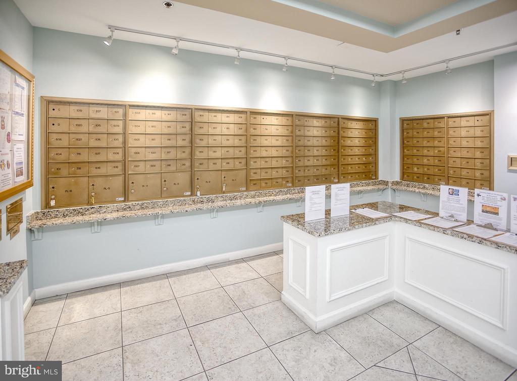 3210 N Leisure World Blvd #803