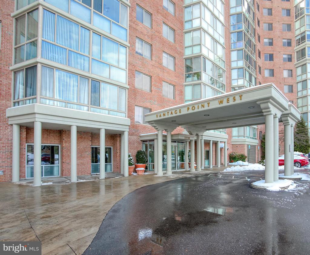 3210 N Leisure World Blvd #803