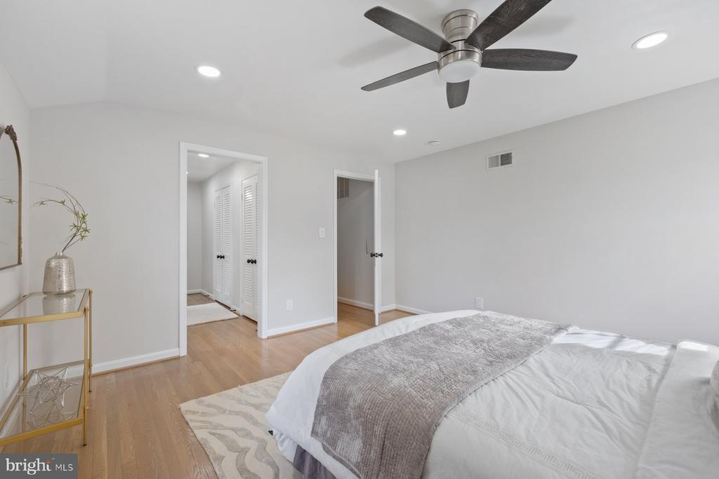 7012 Wolftree Ln