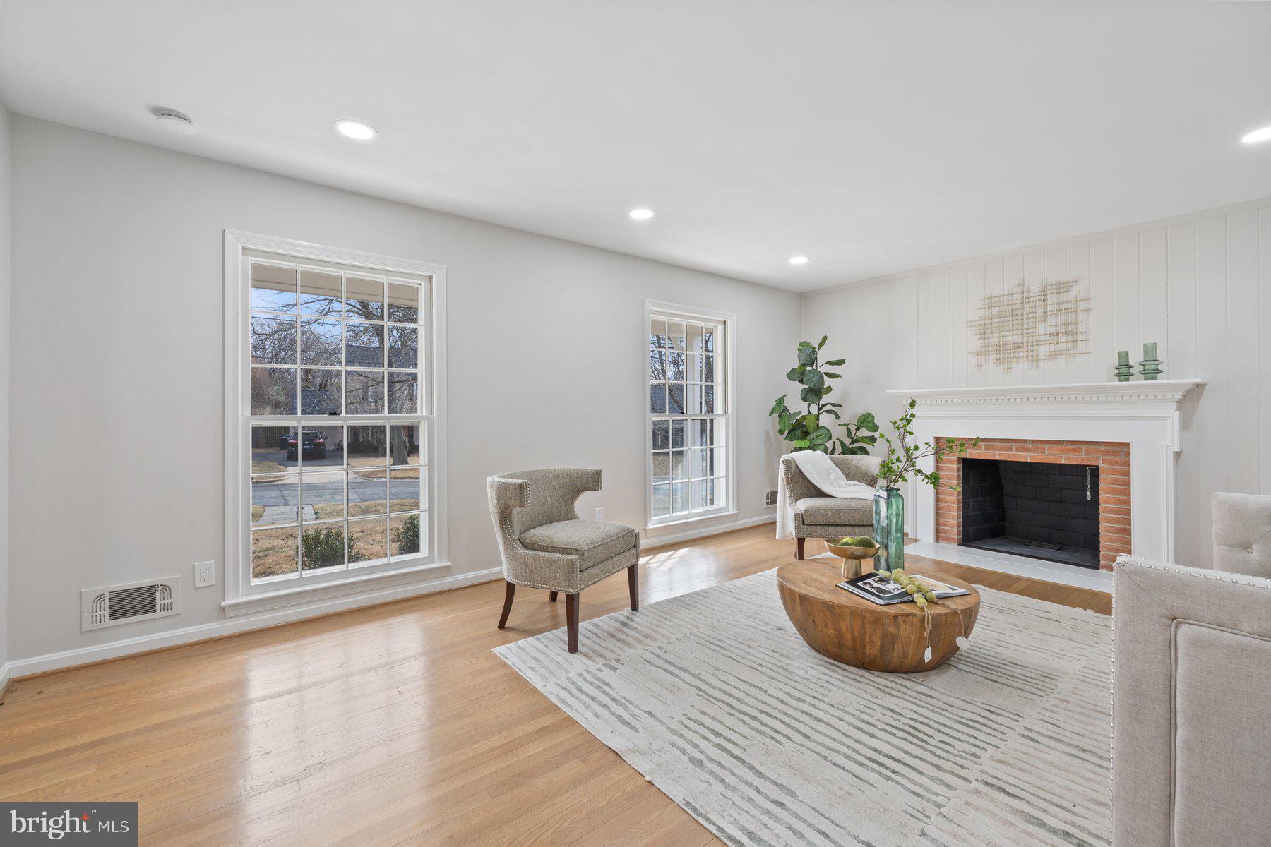7012 Wolftree Ln