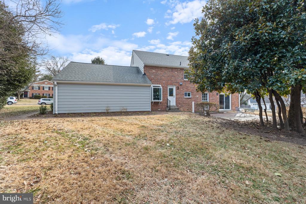 7012 Wolftree Ln