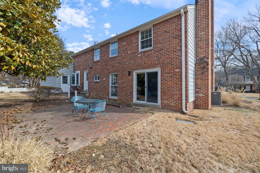 7012 Wolftree Ln
