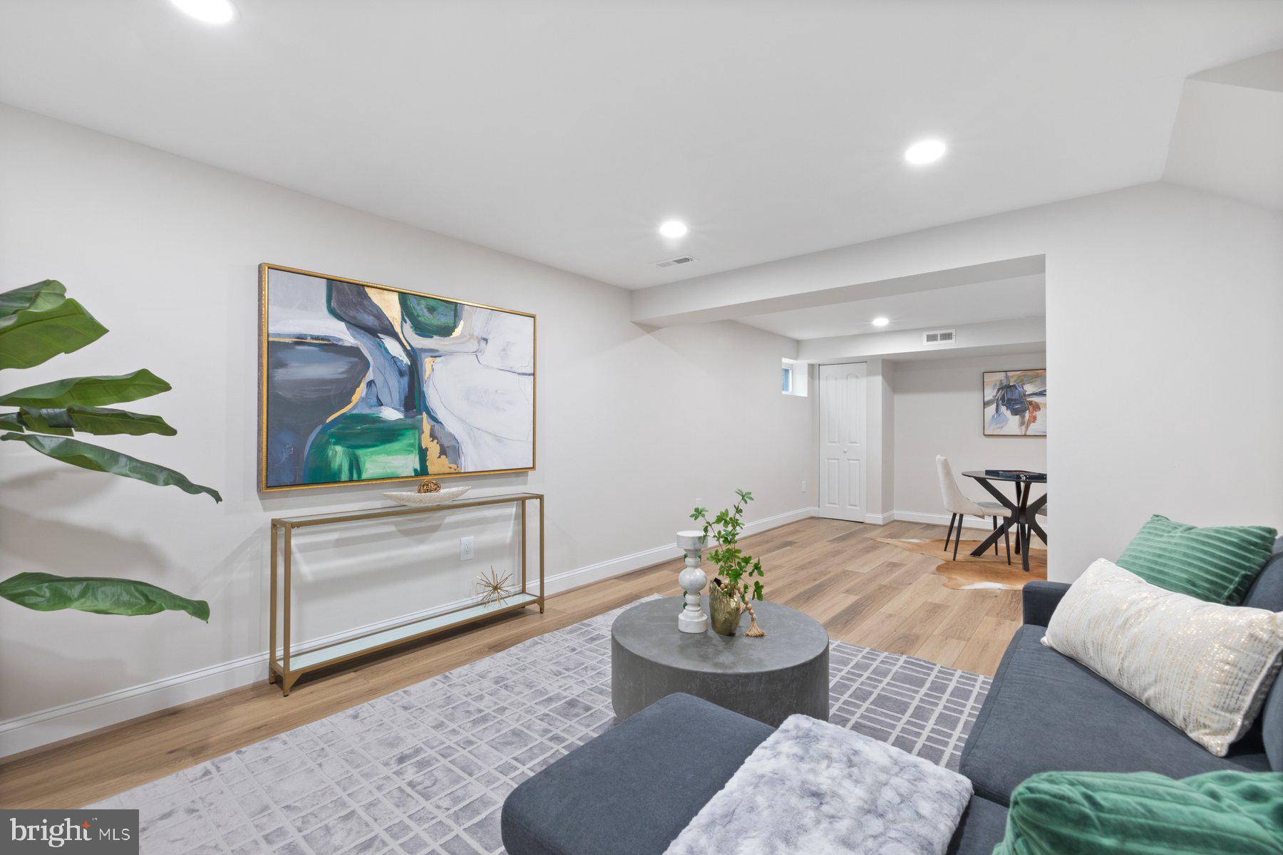 7012 Wolftree Ln