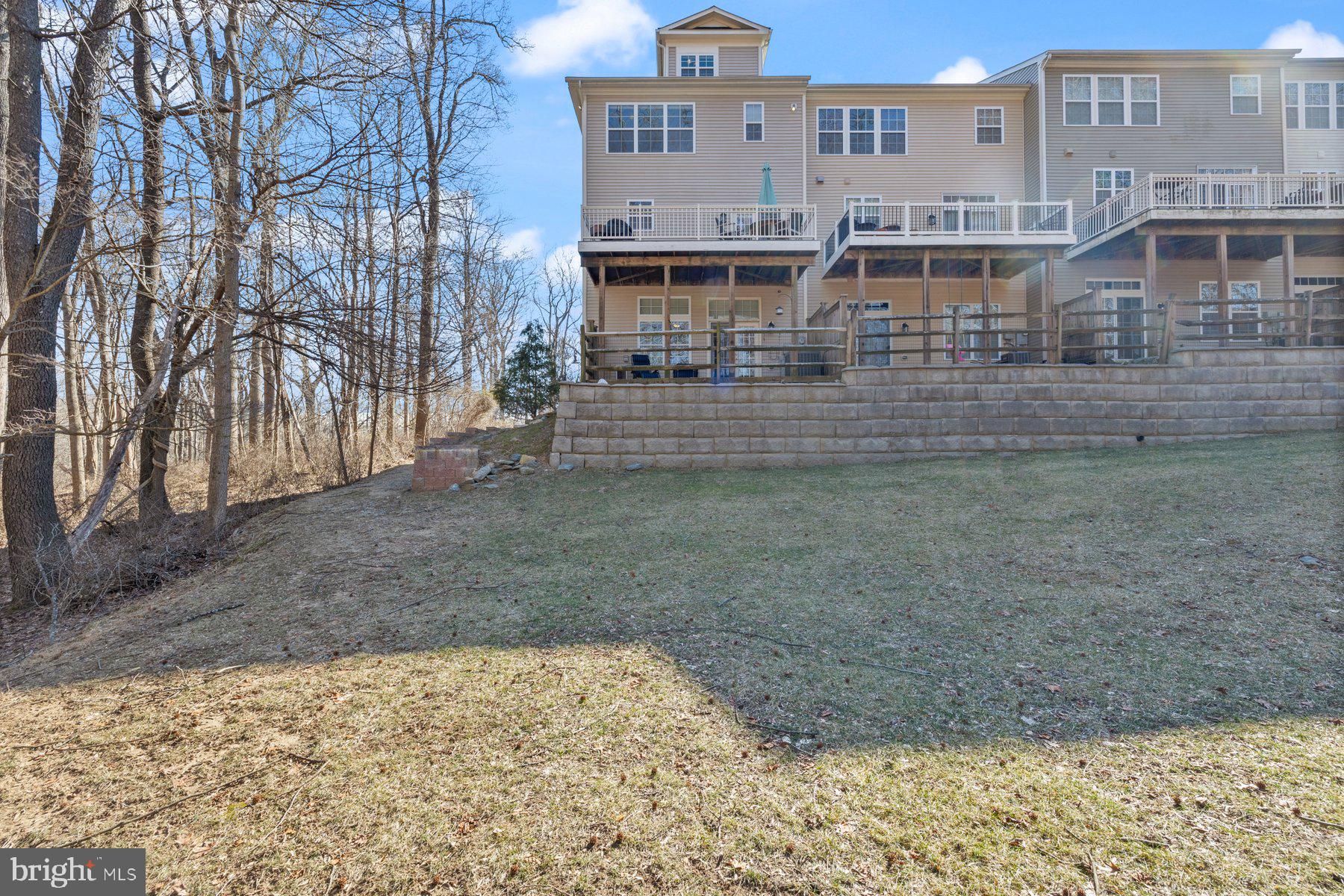 2001 Deertree Ln